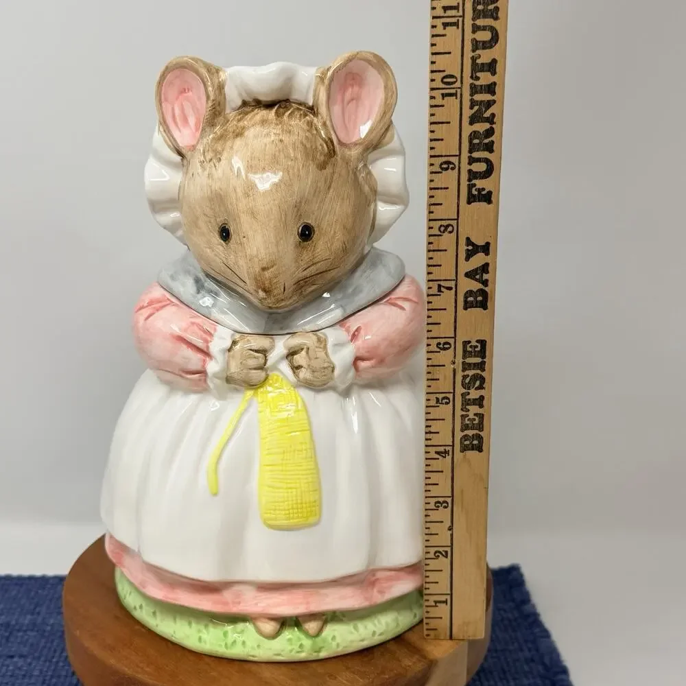 Vintage MCM Lady Mouse With Hat & Apron Ceramic Cooke Jar